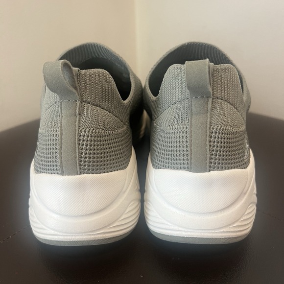 Skechers Relaxed Fit Slip-Ins Women Casual Shoes 117027 Sage Green Size 9 - Picture 4 of 11